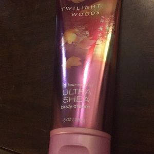 🌸Body cream from BBW! Never used!